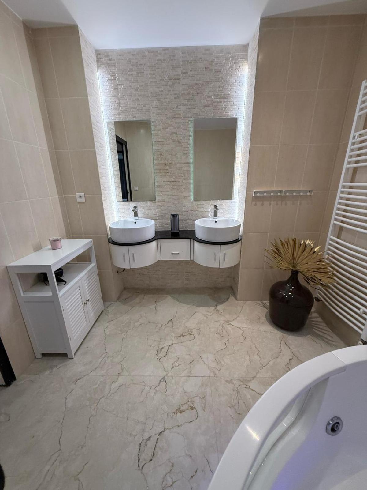 Maison Frappaz - 4 Bedrooms With Garden Villeurbanne Buitenkant foto